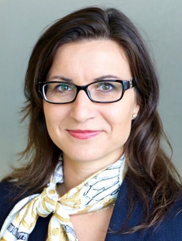 Klára Escobar, Cetelem