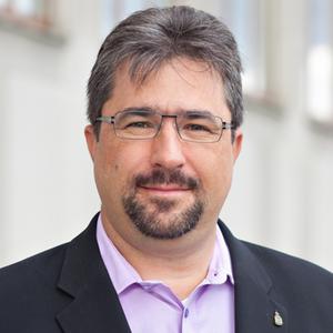 Založení americké univerzity a řízení mezinárodních týmů v praxi – obrovská výzva a zkušenost