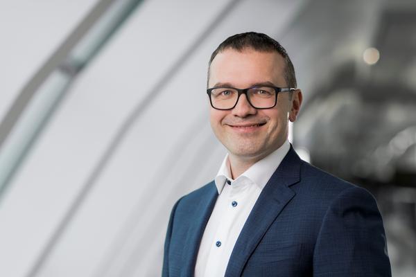 Petr Vácha, EY