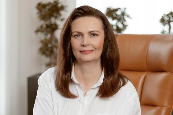 Alice Augustová, Českomoravská nemovitostní